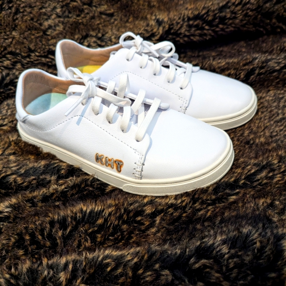 Olukai women's size 5 leather sneakers